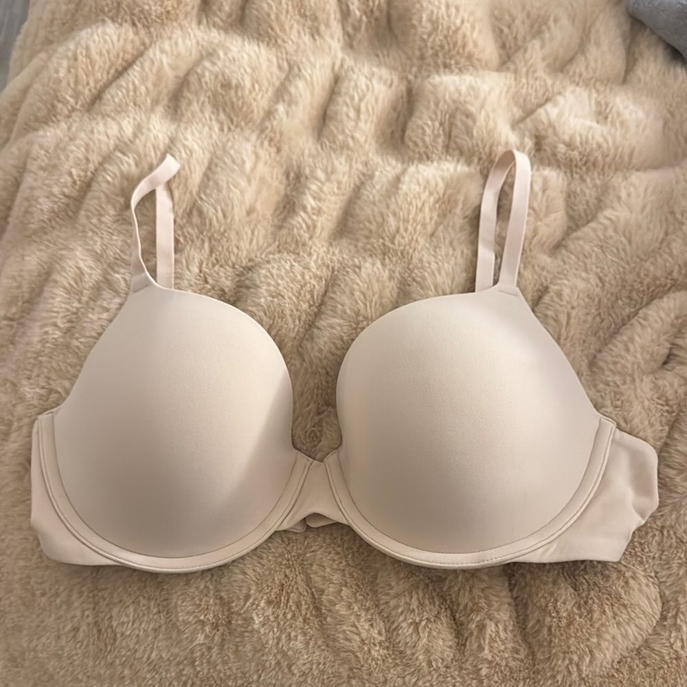 SKIMS Cream Seamless T-Shirt Bra